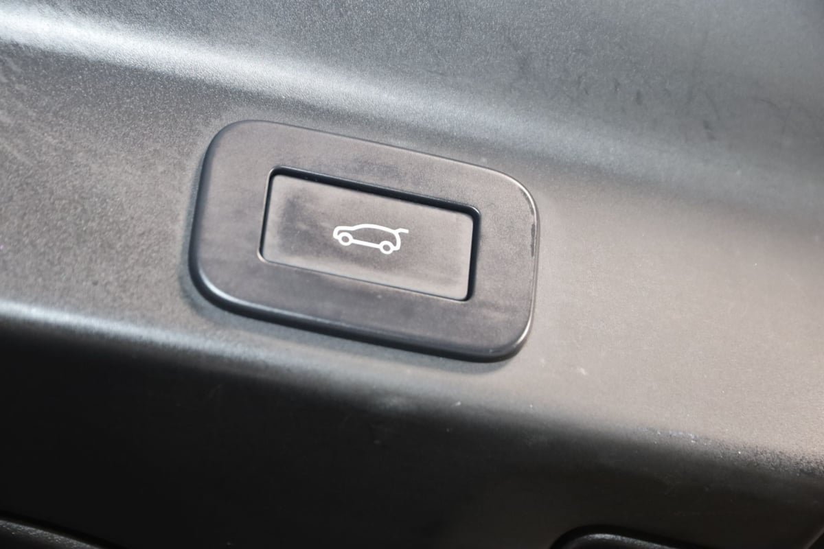 Used 2023 Jaguar F-PACE S AWD/4WD image 47