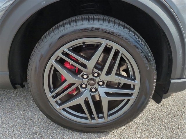 Certified 2025 Ford Explorer ST-Line w/ ST-Line Street Pack image 11