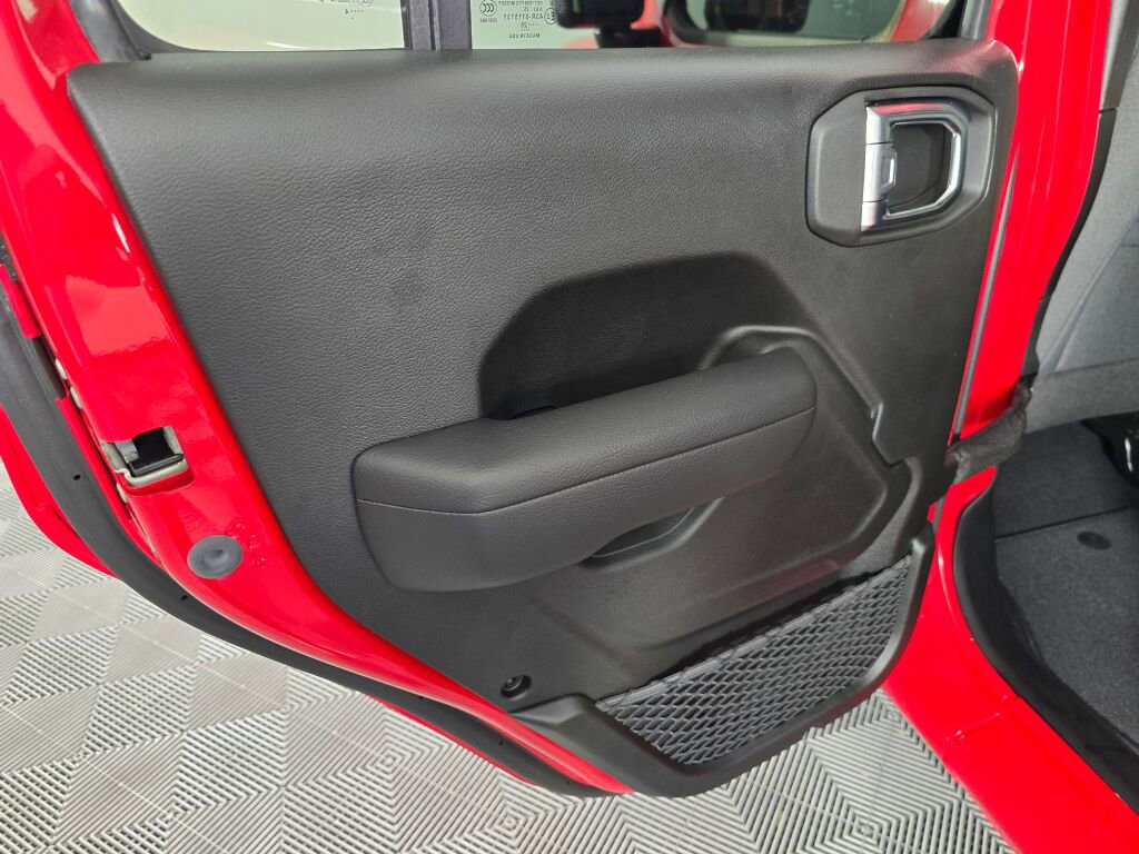 Used 2025 Jeep Wrangler Sport S image 36