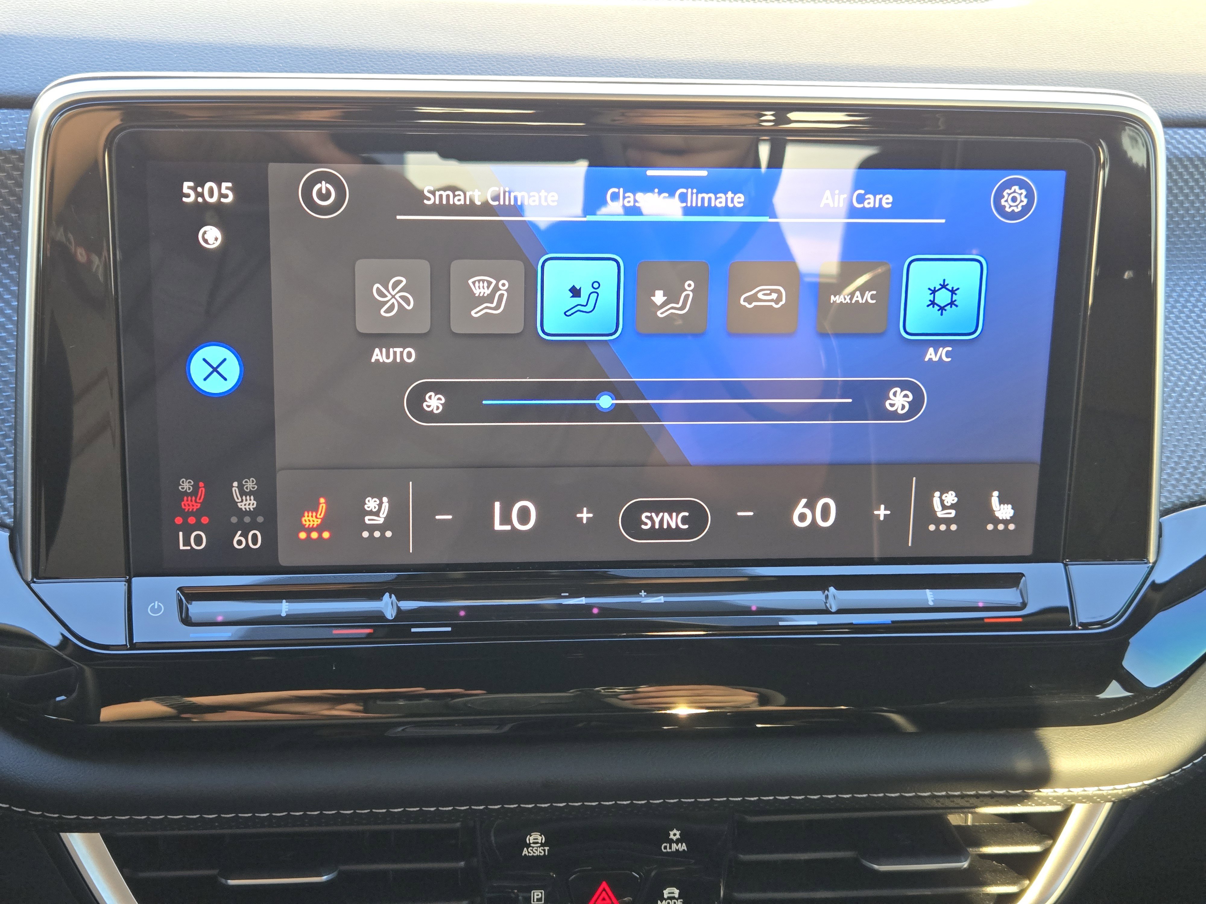 Used 2024 Volkswagen Atlas Cross Sport SEL Premium R-Line image 22