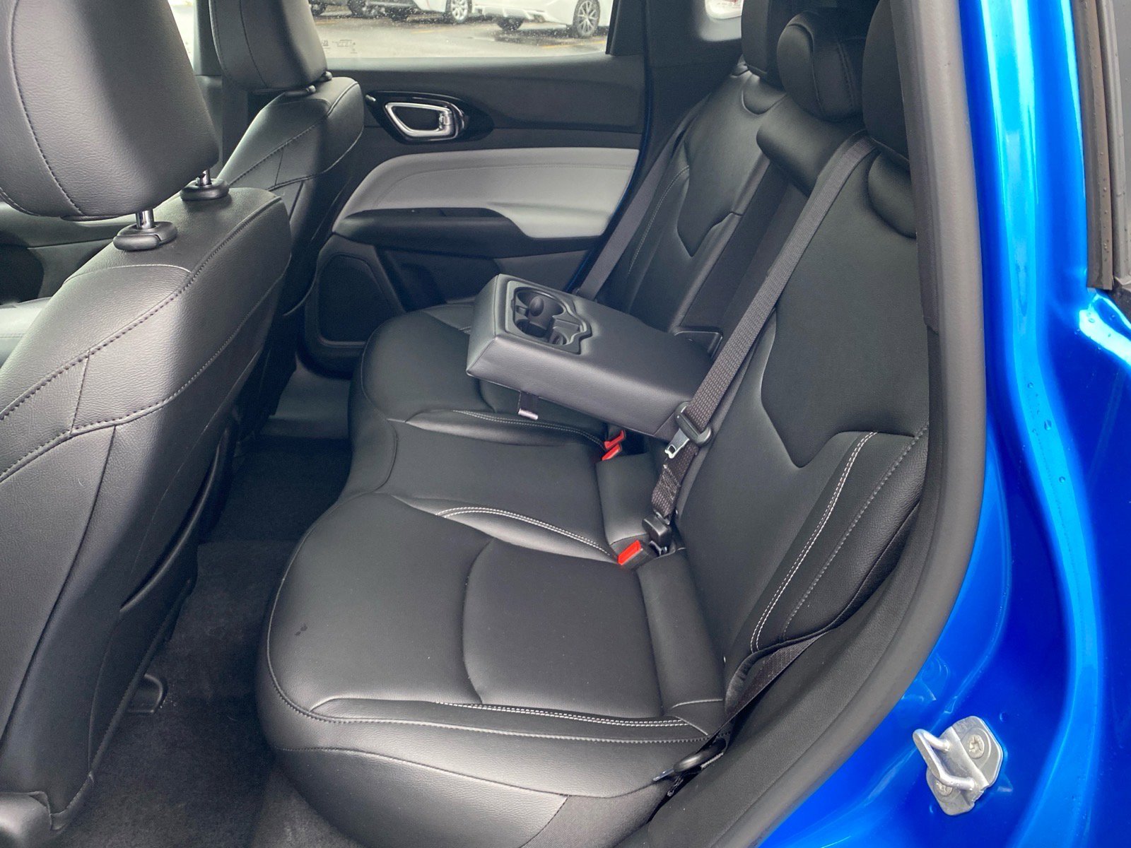 Used 2025 Jeep Compass Limited image 23