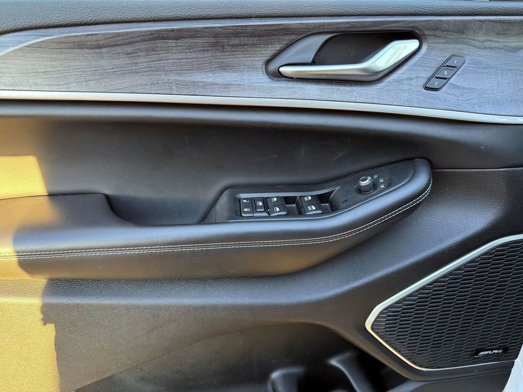 Used 2024 Jeep Grand Cherokee Limited 4xe image 16