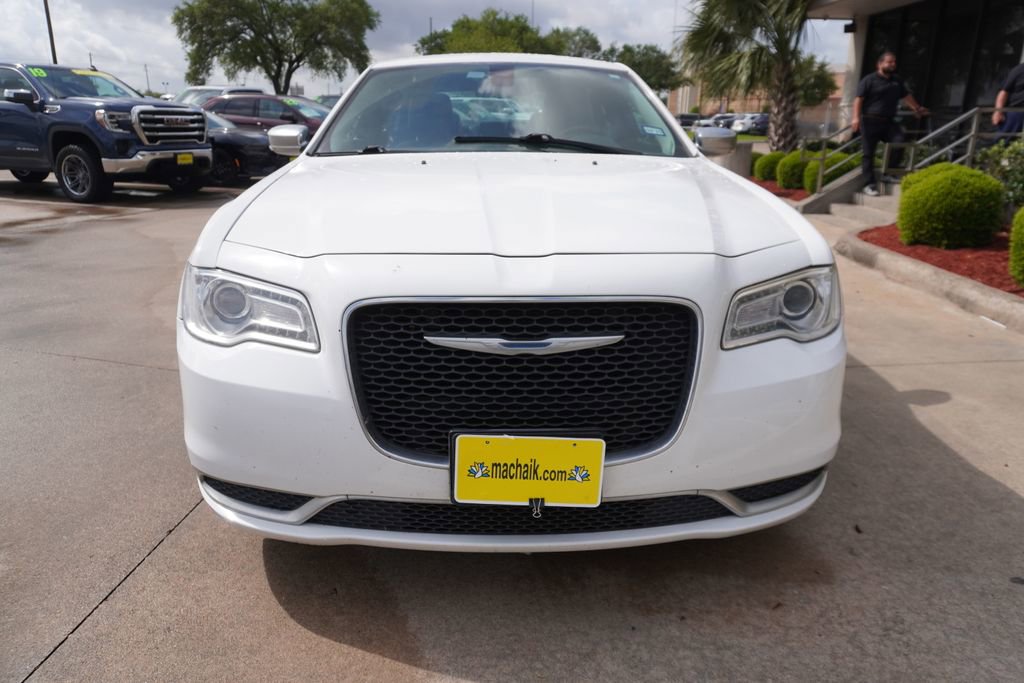 Used 2016 Chrysler 300 Limited image 2