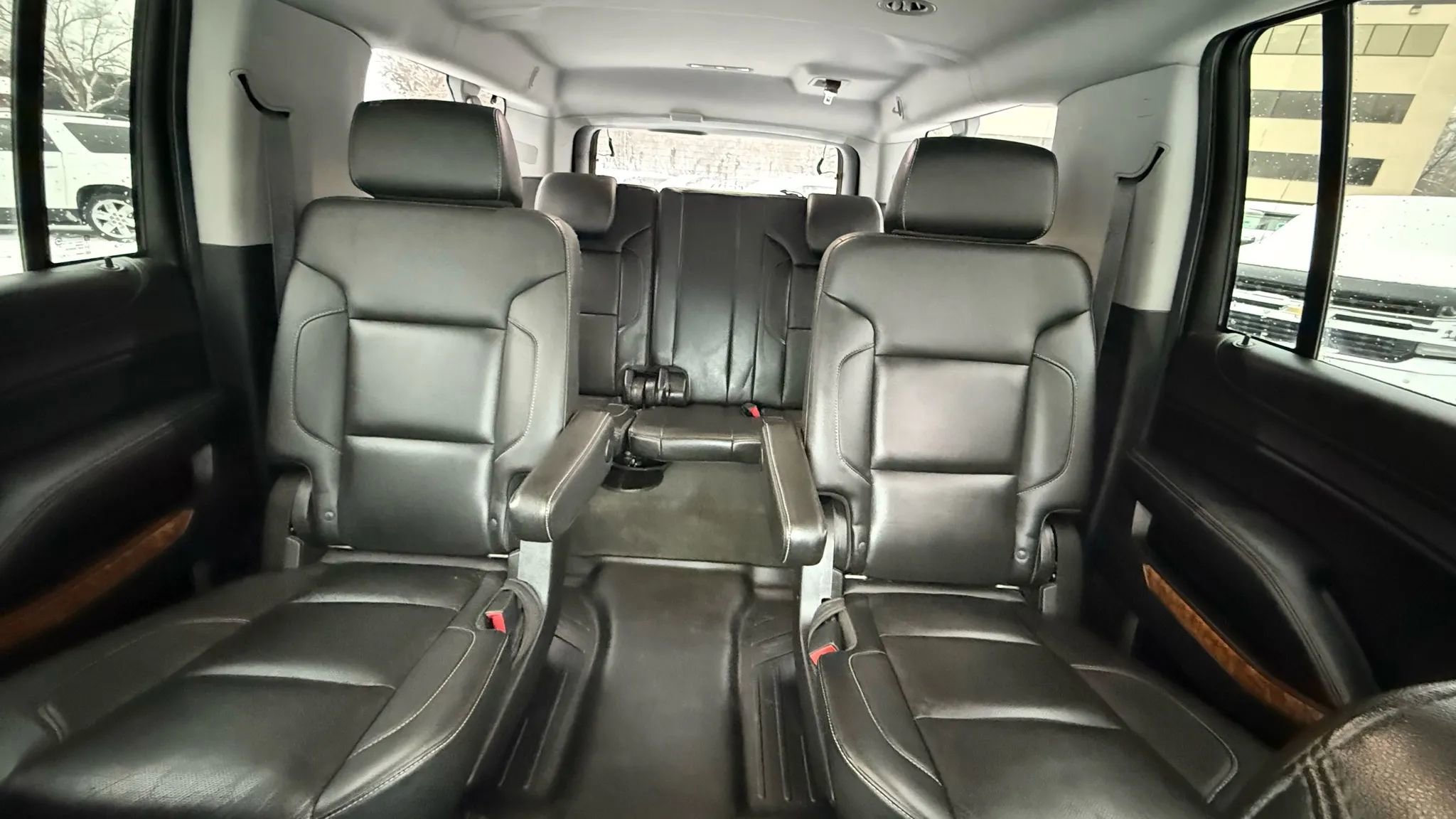 Used 2015 Chevrolet Suburban LTZ image 21