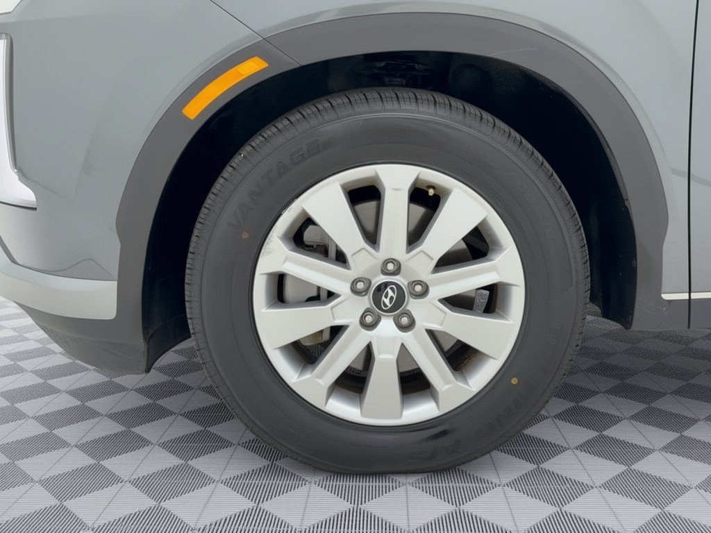 Used 2025 Hyundai Palisade SEL FWD image 13