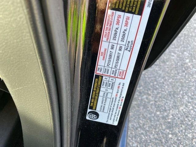Used 2015 Nissan Leaf SL w/ Premium Package FWD image 25