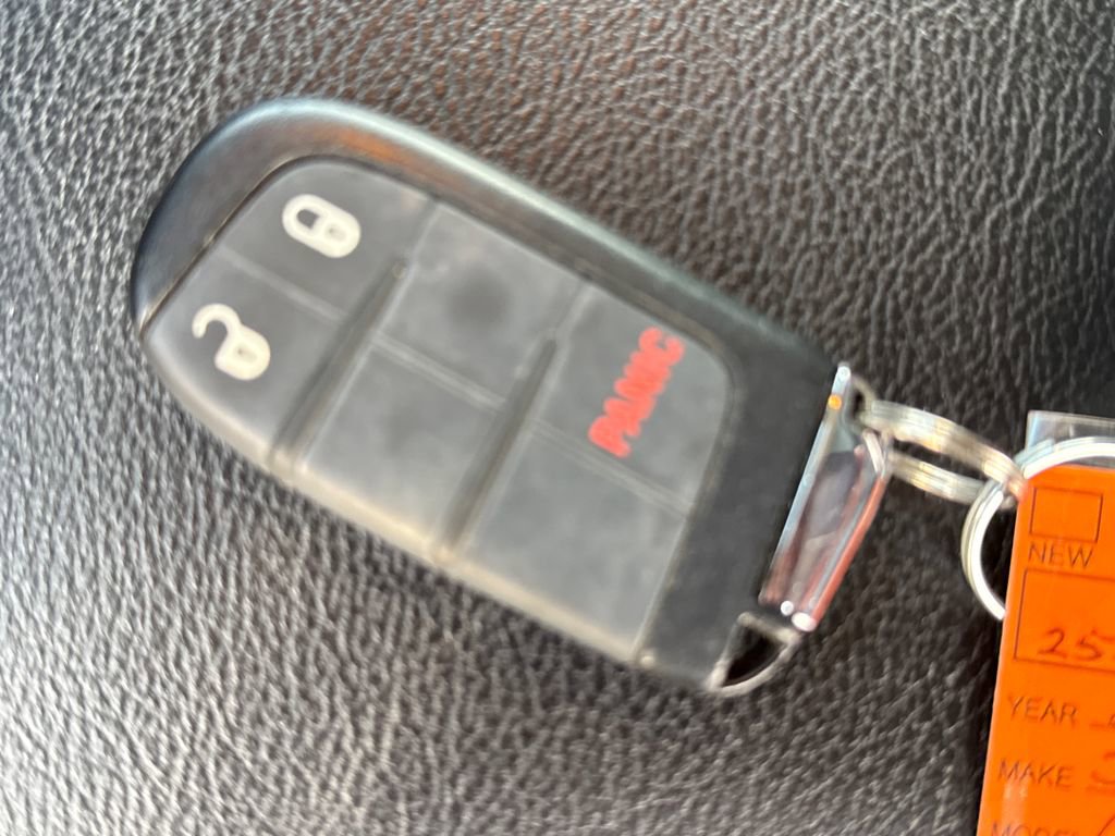 Certified 2022 Jeep Compass Latitude image 36