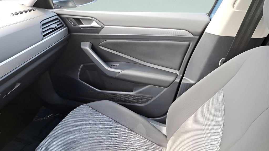 Used 2021 Volkswagen Jetta S w/ Driver Assistance Package image 16