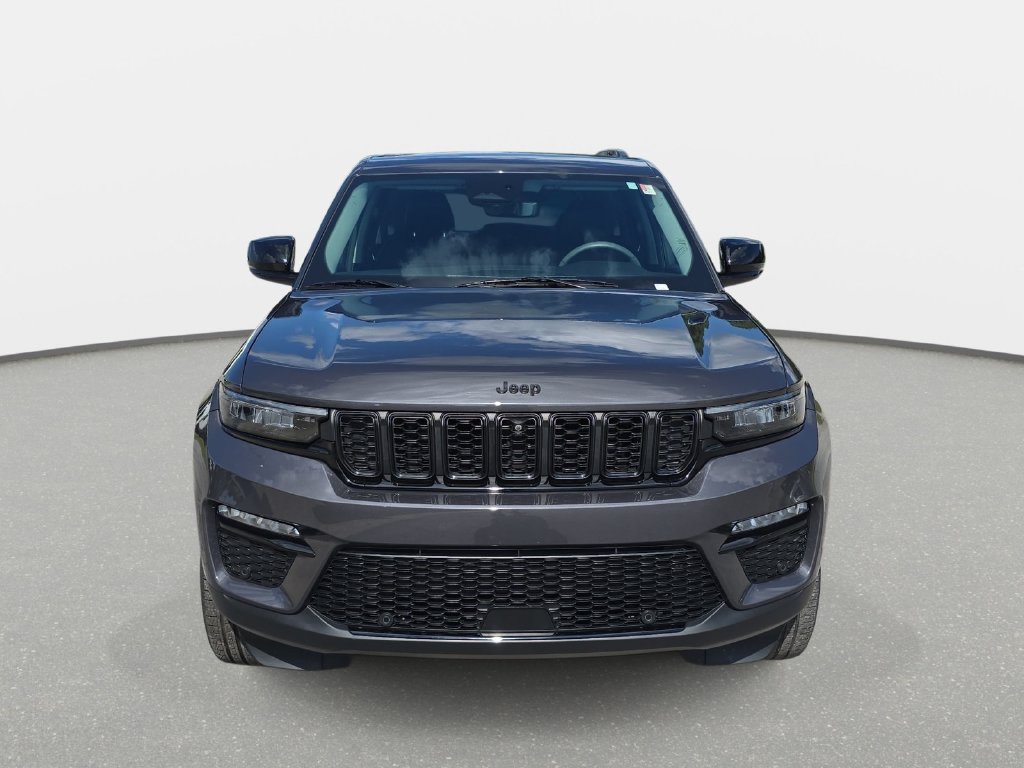 Used 2023 Jeep Grand Cherokee Limited w/ Luxury Tech Group II AWD/4WD image 2