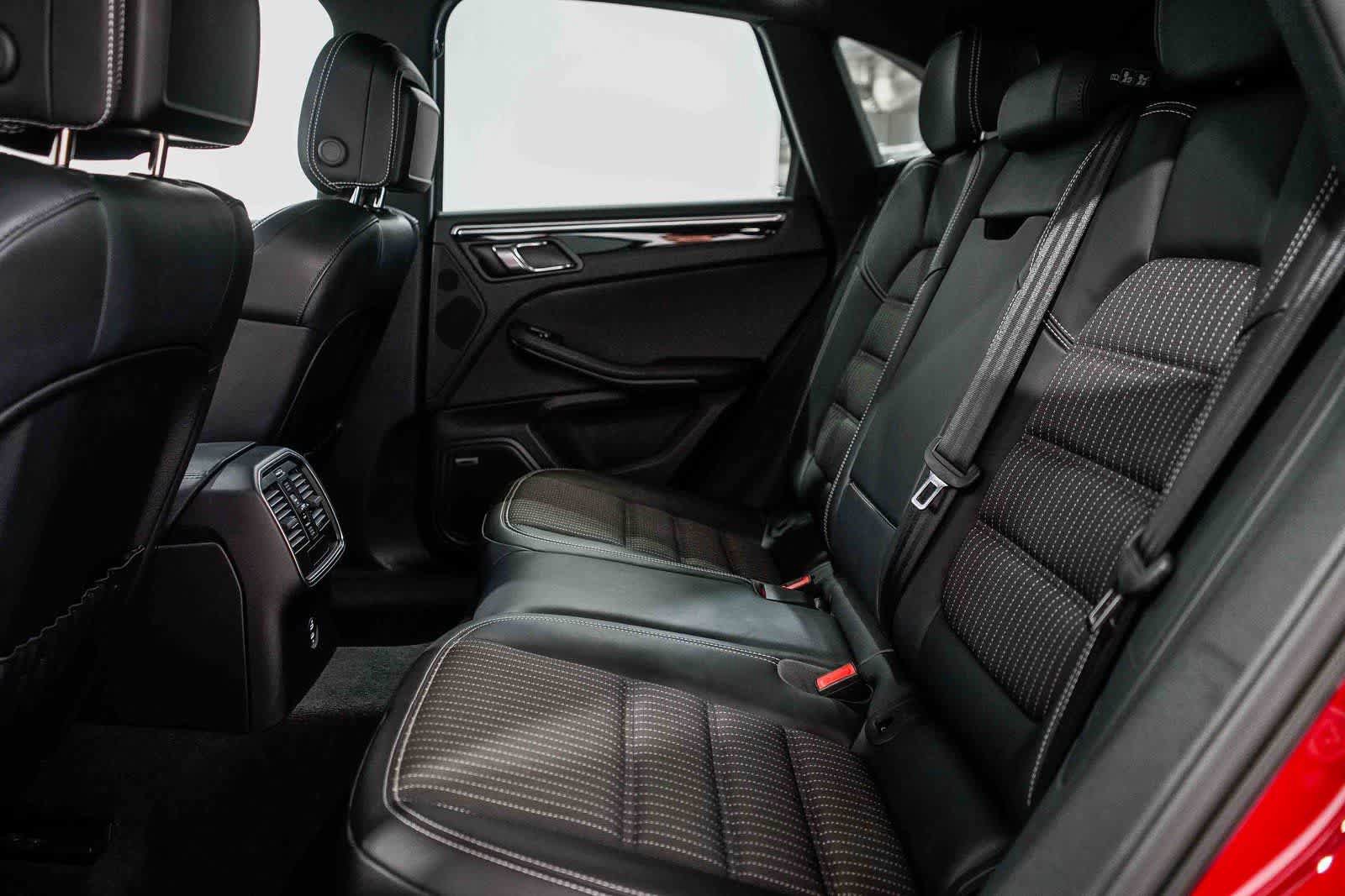 Used 2024 Porsche Macan image 18