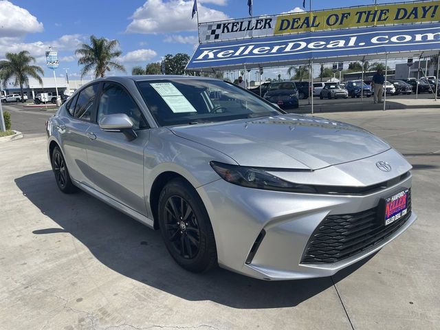 Used 2025 Toyota Camry LE w/ Convenience Package image 2