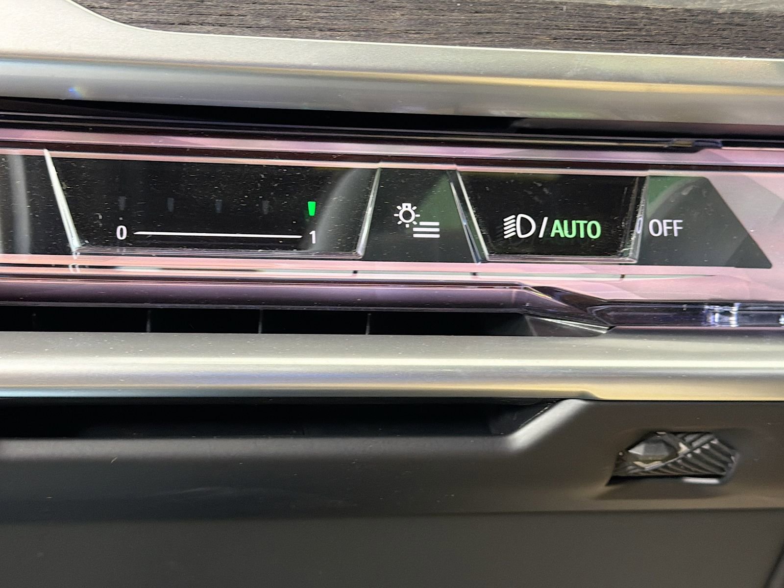 New 2026 BMW 750e xDrive image 11