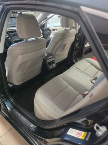 Used 2015 Toyota Avalon Limited w/ Technology Package FWD image 16