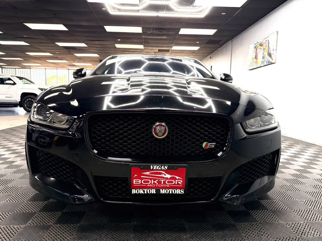 Used 2018 Jaguar XE S RWD image 3