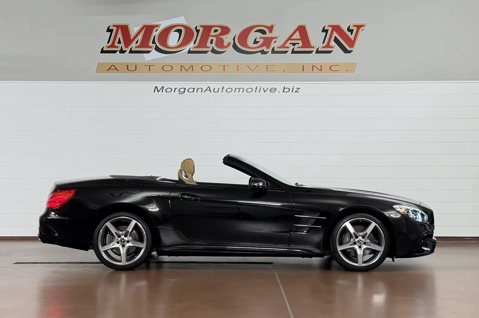 Used 2017 Mercedes-Benz SL 550 image 2