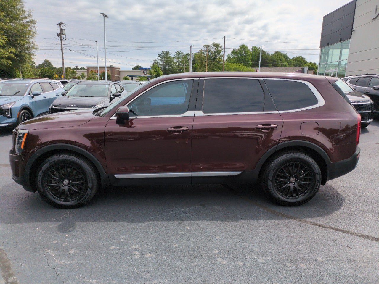 Used 2020 Kia Telluride LX AWD/4WD image 4