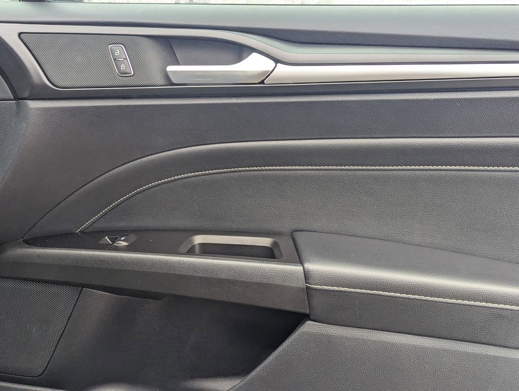 Used 2019 Ford Fusion Energi Titanium image 31