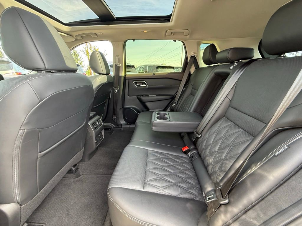 Used 2023 Nissan Rogue Platinum w/ Platinum Premium Package AWD/4WD image 14