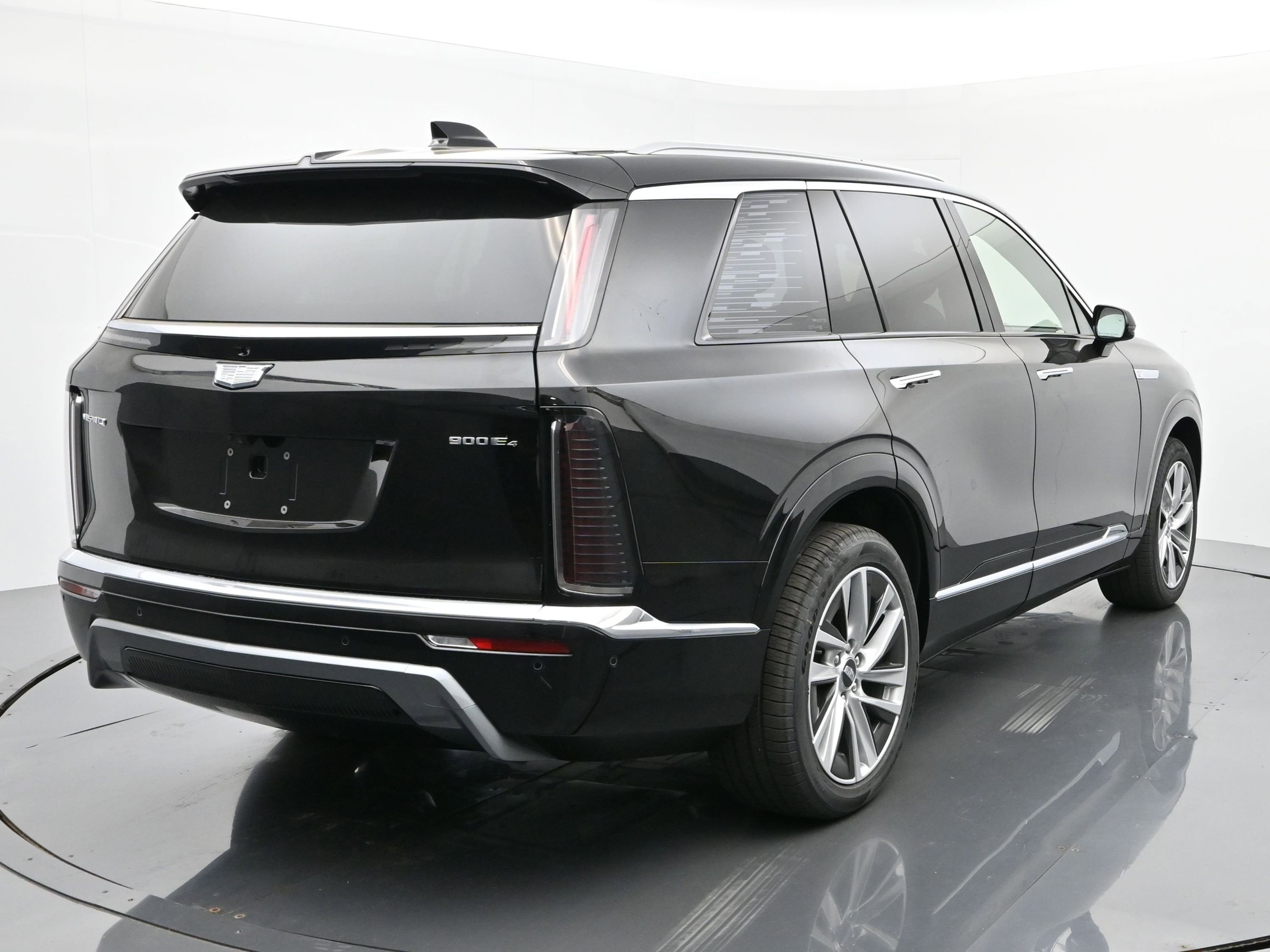 New 2026 Cadillac Vistiq Luxury w/ LPO, Floor Liner Package image 5