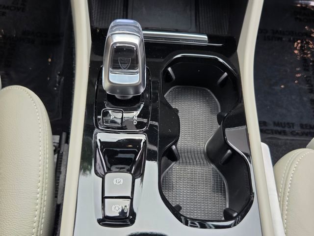 Used 2024 Volvo XC40 B5 Plus w/ Climate Package AWD/4WD image 17