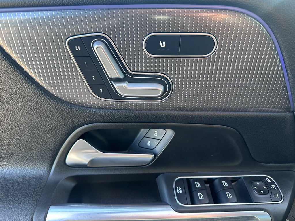 Used 2022 Mercedes-Benz GLB 250 image 11