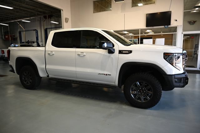 Used 2025 GMC Sierra 1500 AT4X AWD/4WD image 4