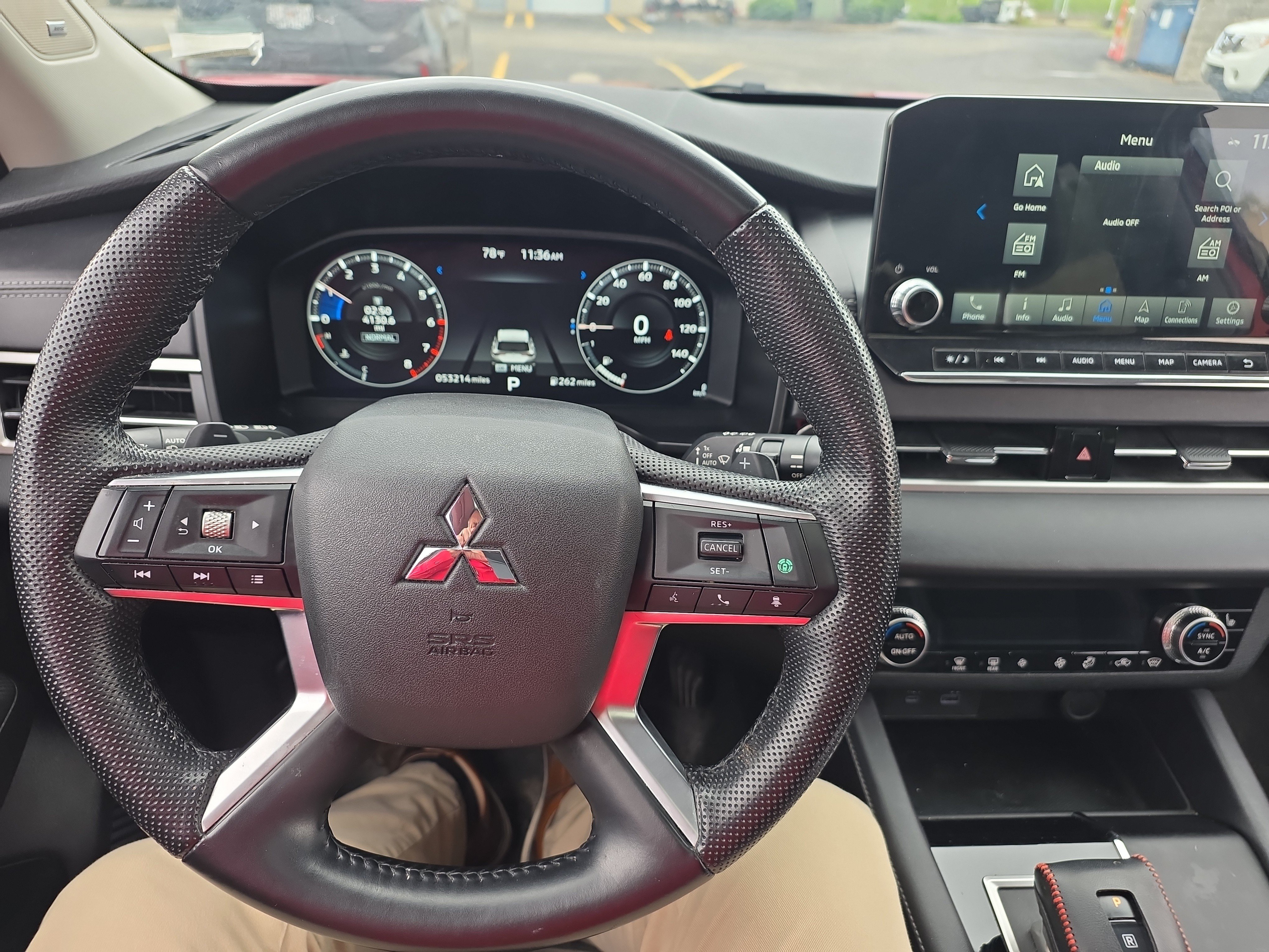 Used 2023 Mitsubishi Outlander SE AWD/4WD image 14
