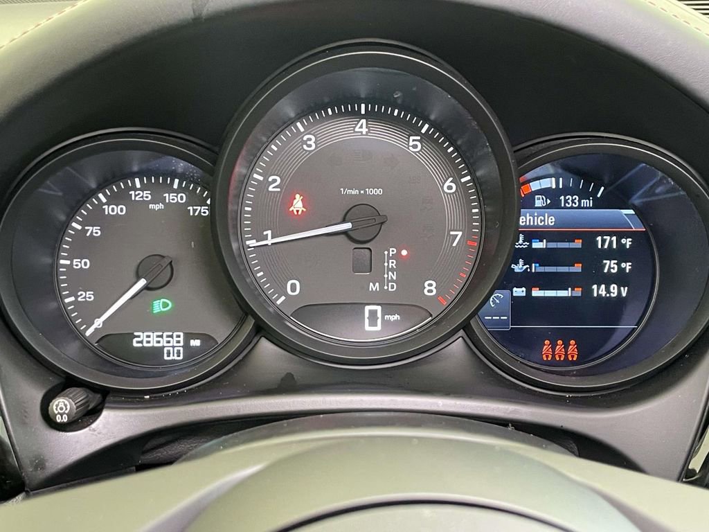 Certified 2023 Porsche Macan AWD/4WD image 45