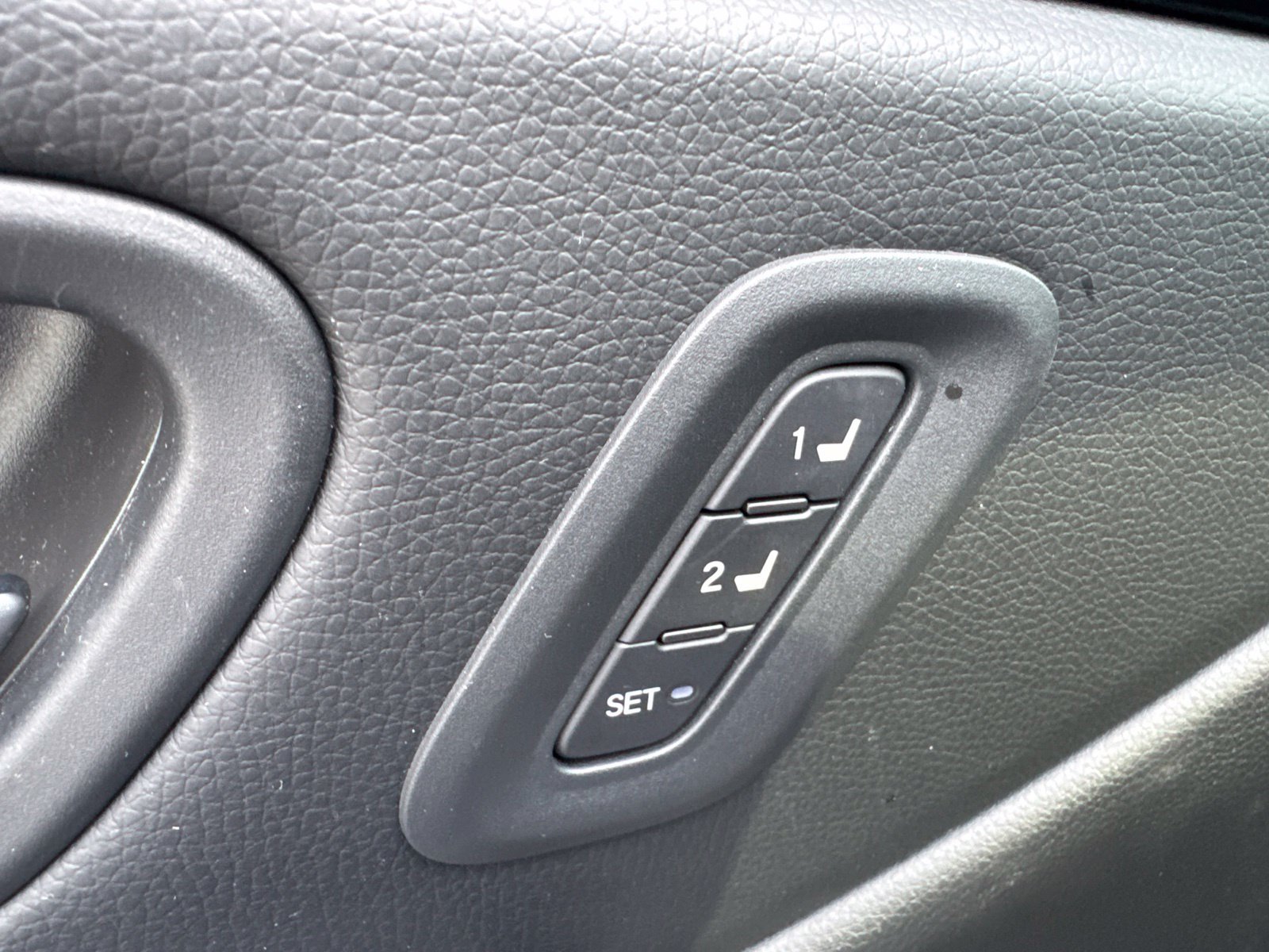 Used 2024 Honda Pilot Touring image 10