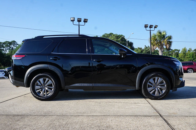 Used 2024 Nissan Pathfinder SV AWD/4WD image 3