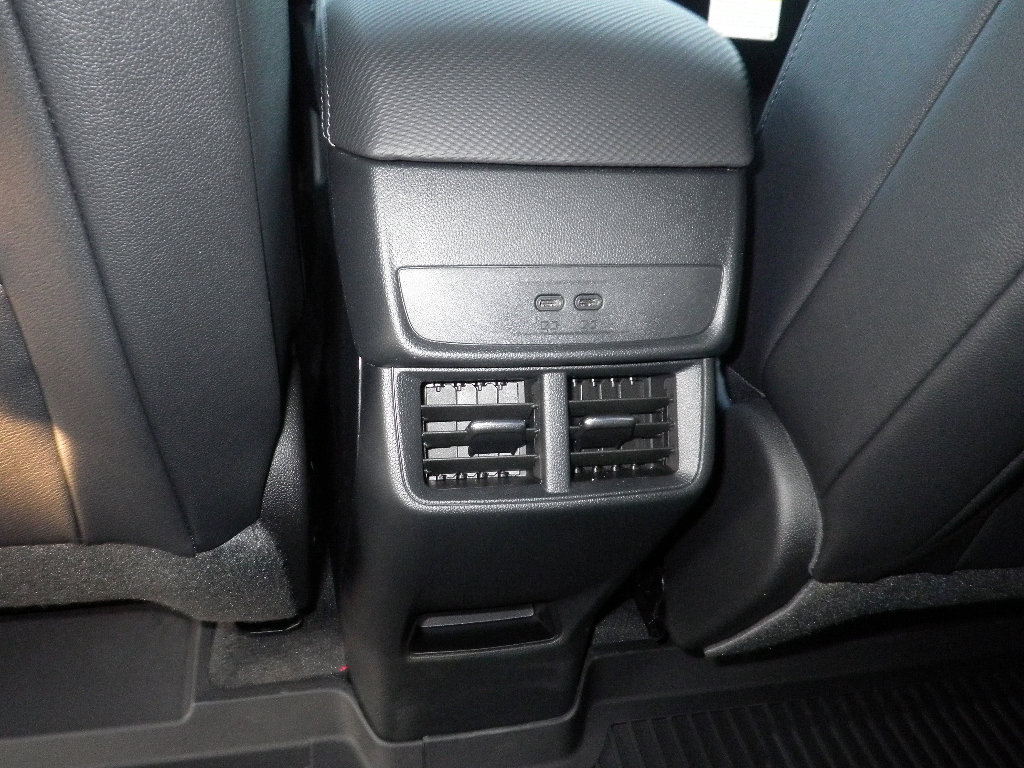 New 2026 Chevrolet Equinox LT w/ Convenience Package II image 24