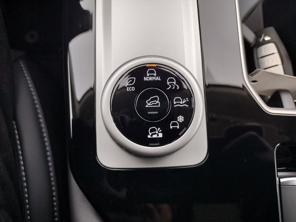 New 2026 Mitsubishi Outlander SE image 23