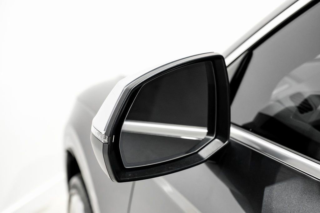 Used 2022 Audi SQ5 Prestige image 36