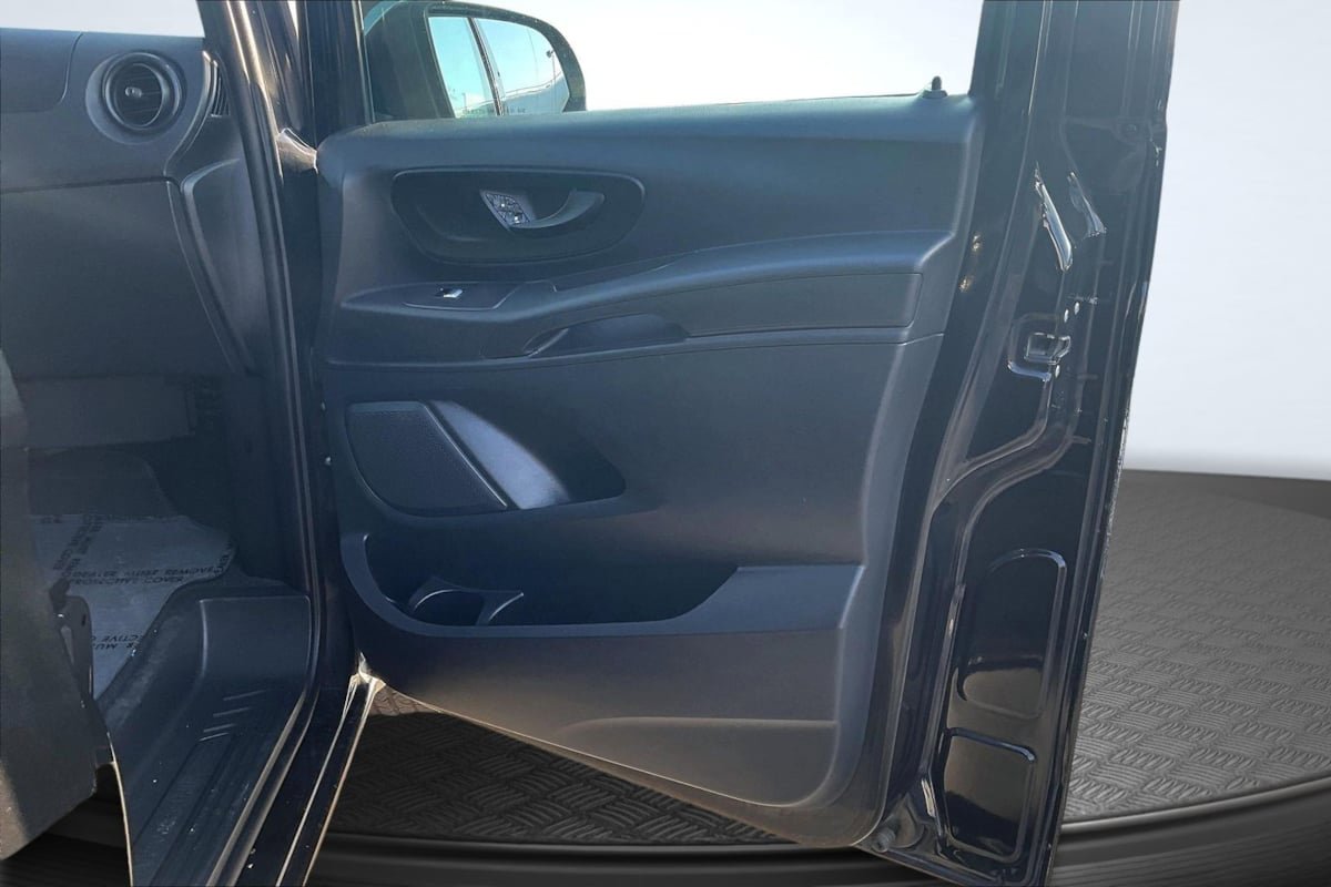 Used 2019 Mercedes-Benz Metris Passenger image 24