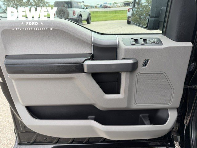 Used 2016 Ford F150 XLT w/ Equipment Group 302A Luxury AWD/4WD image 10