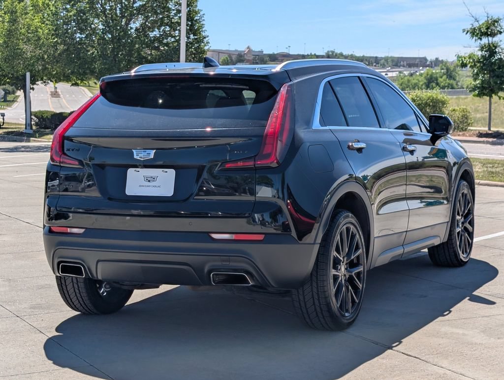 Used 2023 Cadillac XT4 Luxury w/ LPO, Onyx Lite Package AWD/4WD image 5