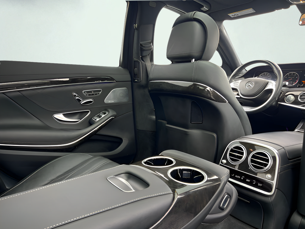 Used 2015 Mercedes-Benz S 63 AMG 4MATIC Sedan image 31