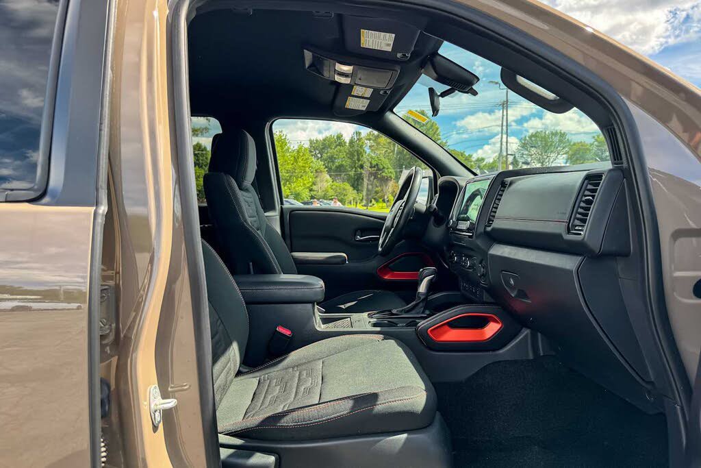 Used 2023 Nissan Frontier PRO-4X w/ Pro Convenience Package AWD/4WD image 4