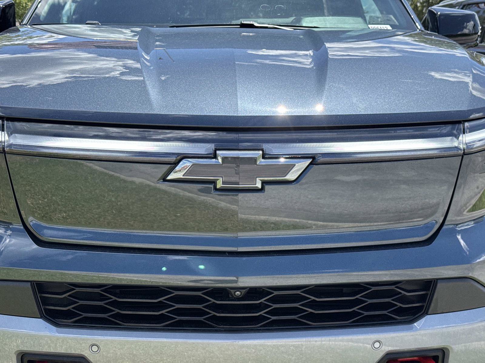 Used 2026 Chevrolet Silverado EV Trail Boss w/ Premium Package AWD/4WD image 8