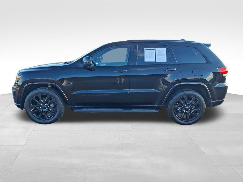 Used 2019 Jeep Grand Cherokee Altitude image 4