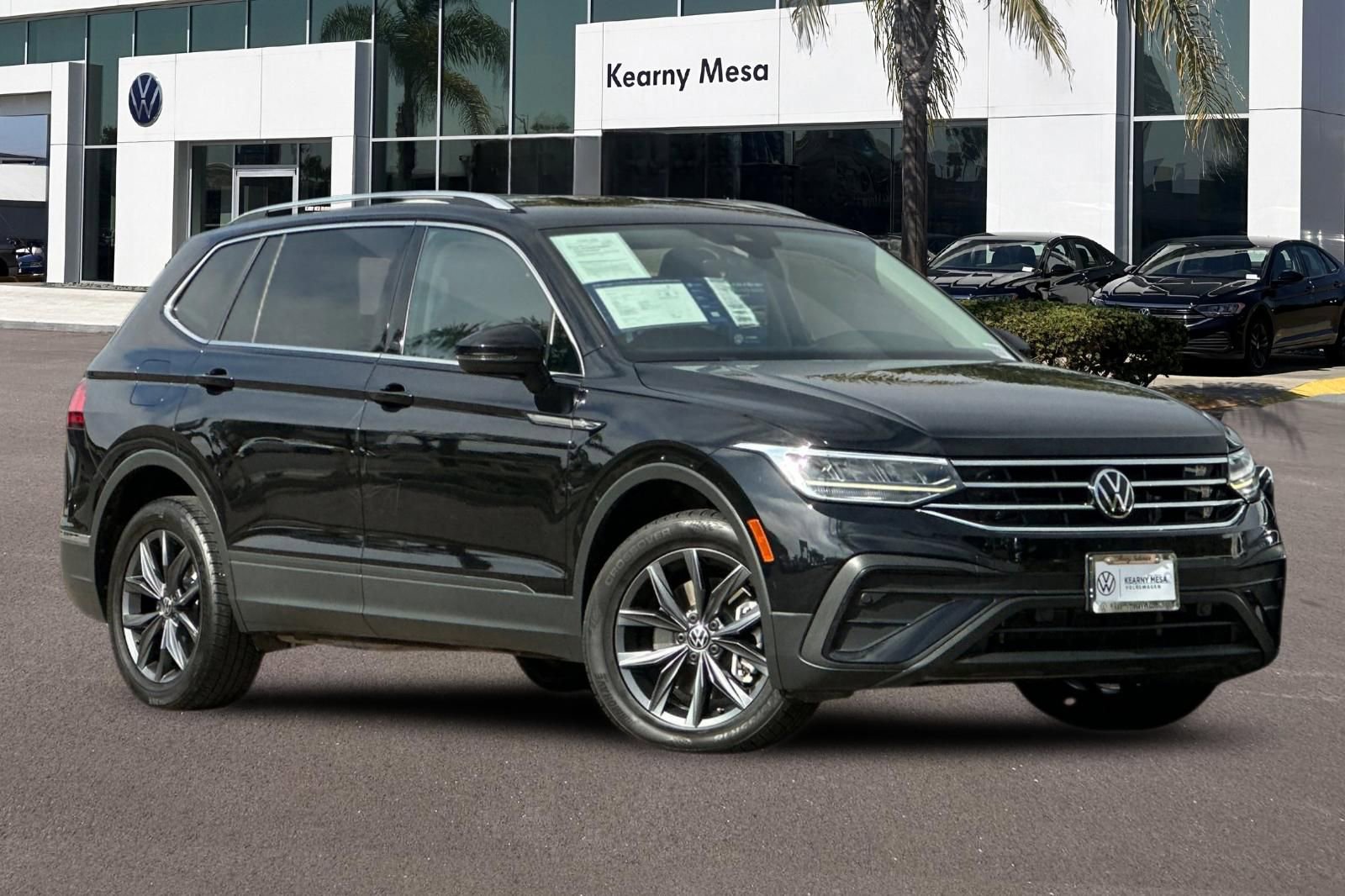 Used 2022 Volkswagen Tiguan SE FWD image 2