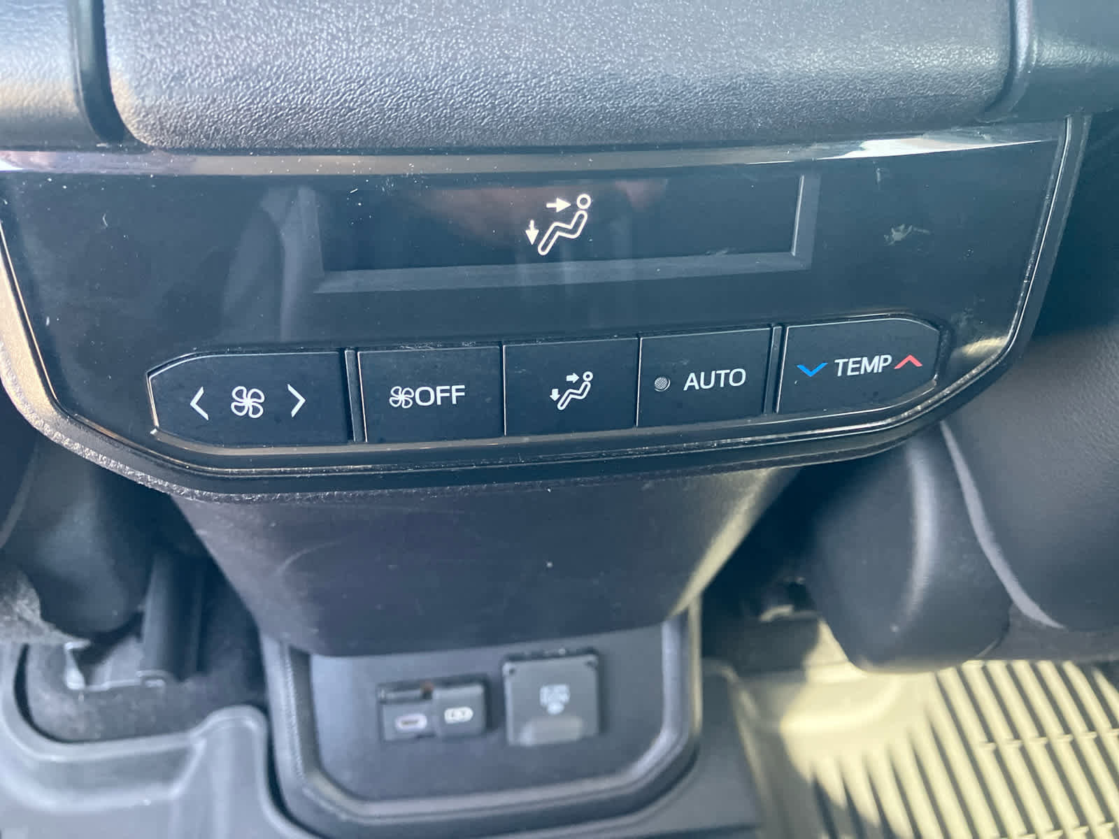 Used 2023 Toyota Highlander Limited image 38