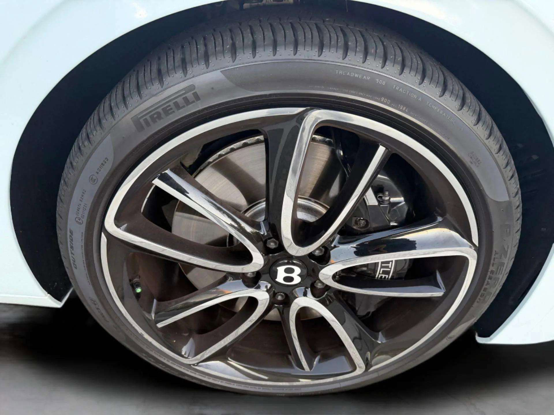 Used 2024 Bentley Flying Spur V8 image 58