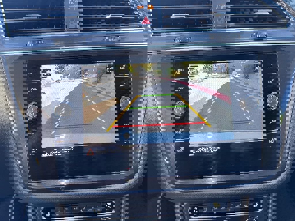 Used 2021 Volkswagen Tiguan SEL image 17