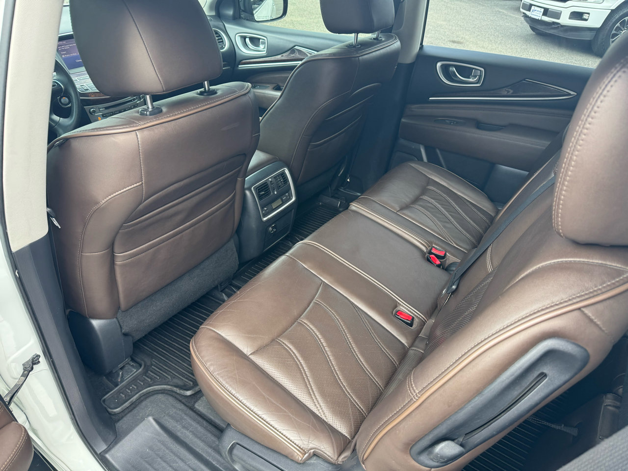 Used 2013 INFINITI JX35 AWD w/ Premium Pkg image 26