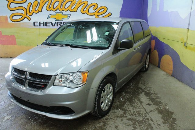 Used 2018 Dodge Grand Caravan SE w/ UConnect Hands-Free Group image 4