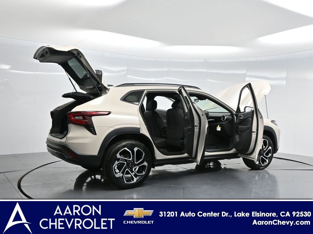 New 2026 Chevrolet Trax RS image 4