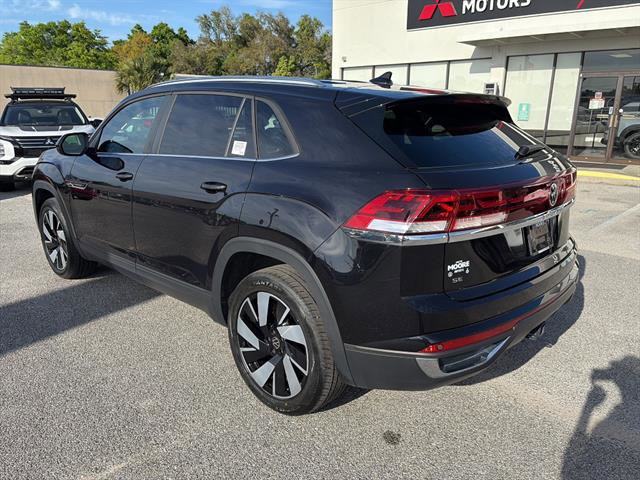 Certified 2025 Volkswagen Atlas Cross Sport SE FWD image 6