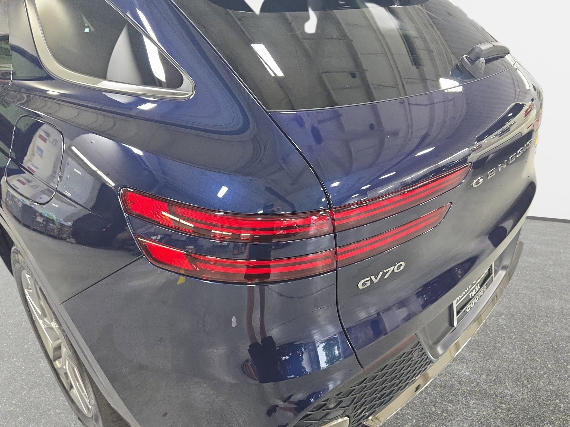 Used 2025 Genesis GV70 2.5T w/ Select Package image 33