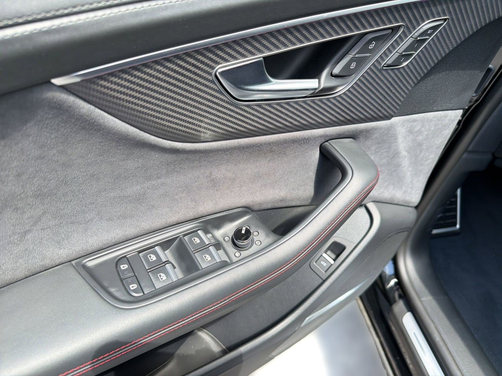 New 2026 Audi SQ8 Prestige AWD/4WD image 13